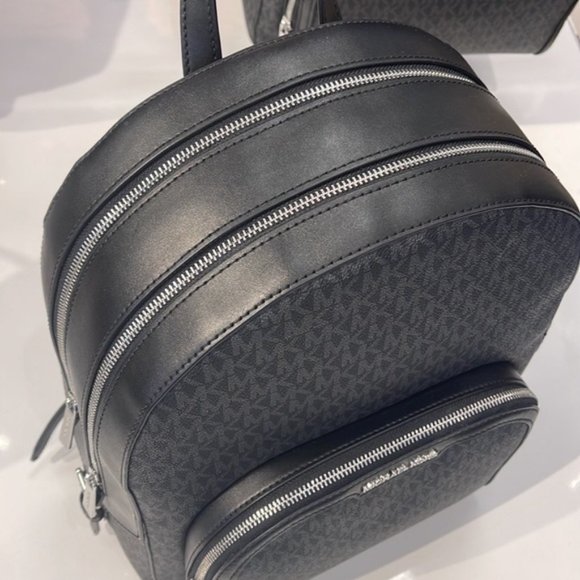 Michael Kors Jaycee Large Zip Pocket Backpack Black - Picture 12 of 16